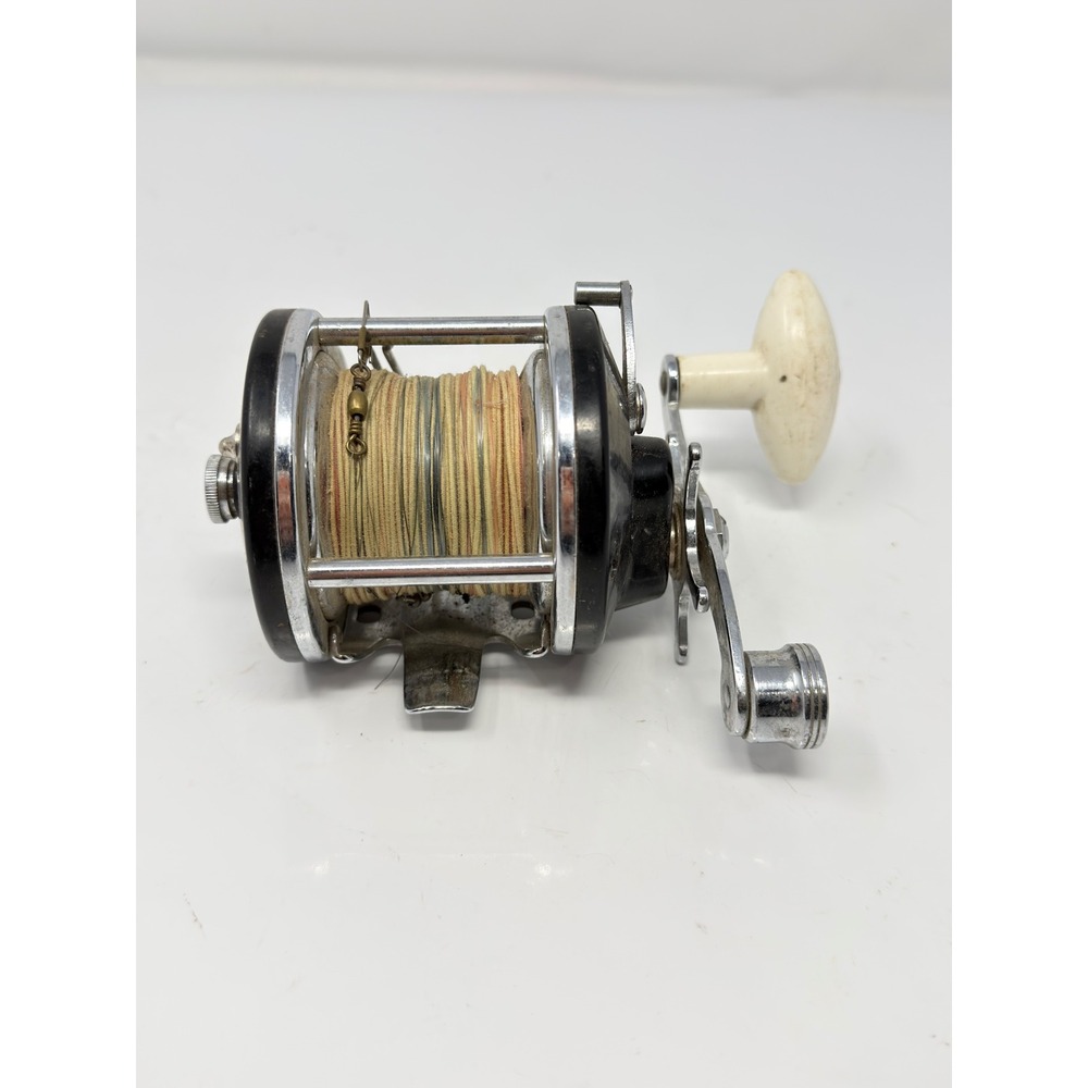 True Temper 922C Fishing Reel Black Silver Cream Vintage USA Made